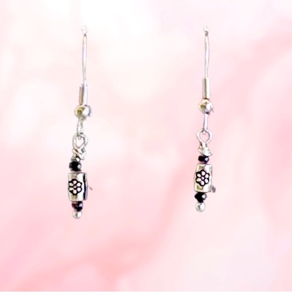 HANDMADE PETITE SILVER AND BLACK DANGLE EARRINGS - Picture 2 of 4